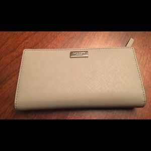 Kate spade laurel way Stacy wallet